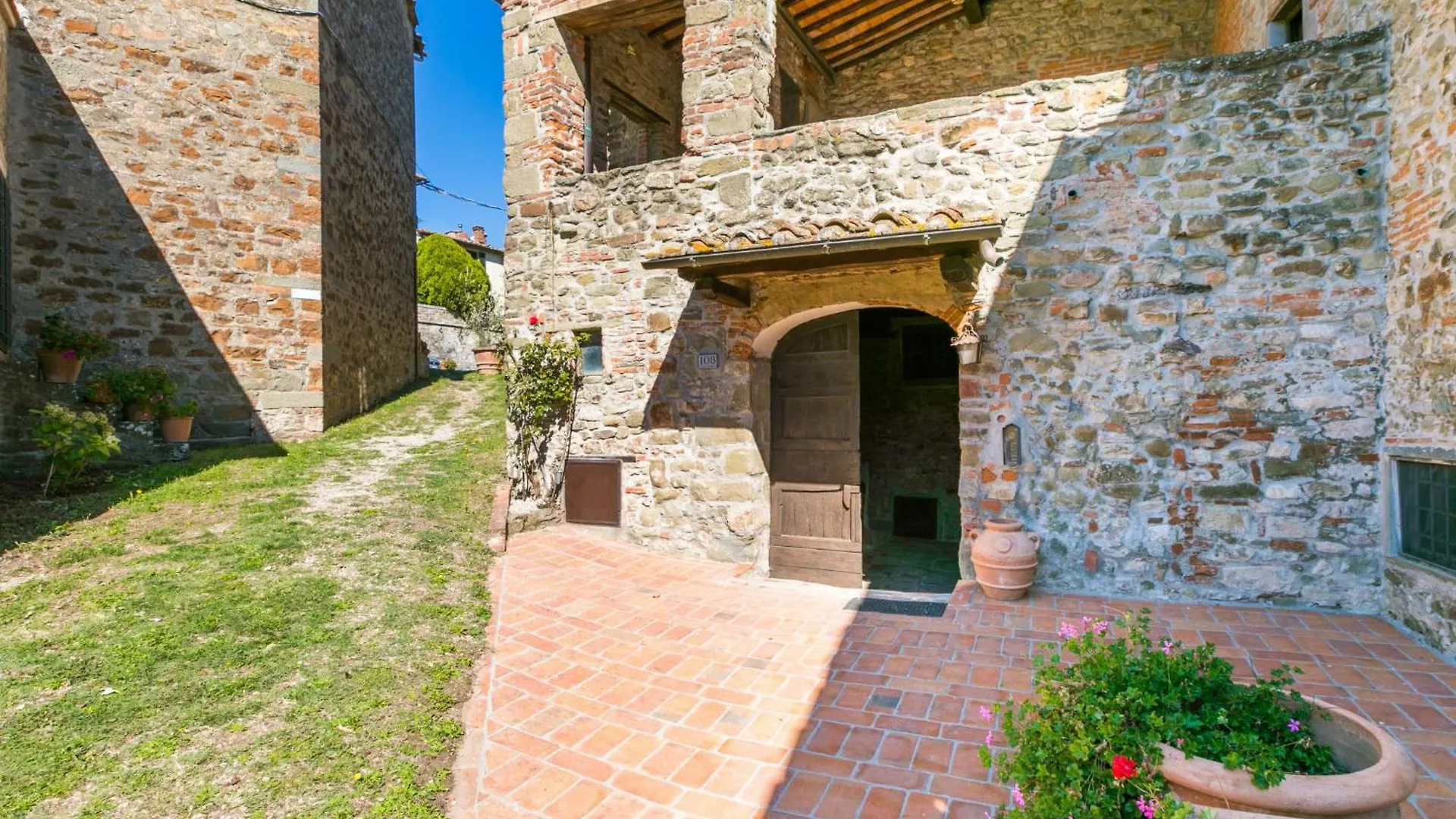 Apartment Laura By Interhome Lucolena in Chianti