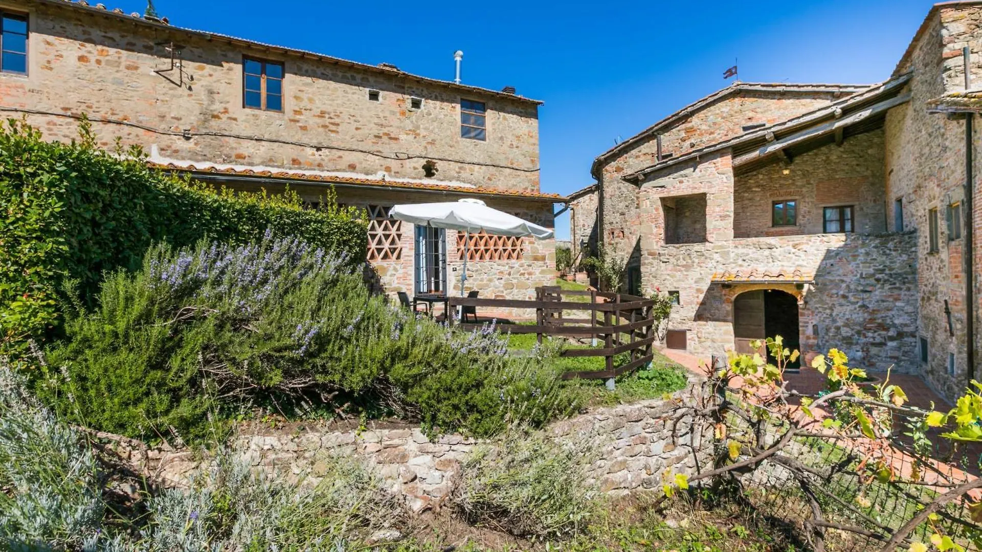 Apartment Laura By Interhome Lucolena in Chianti